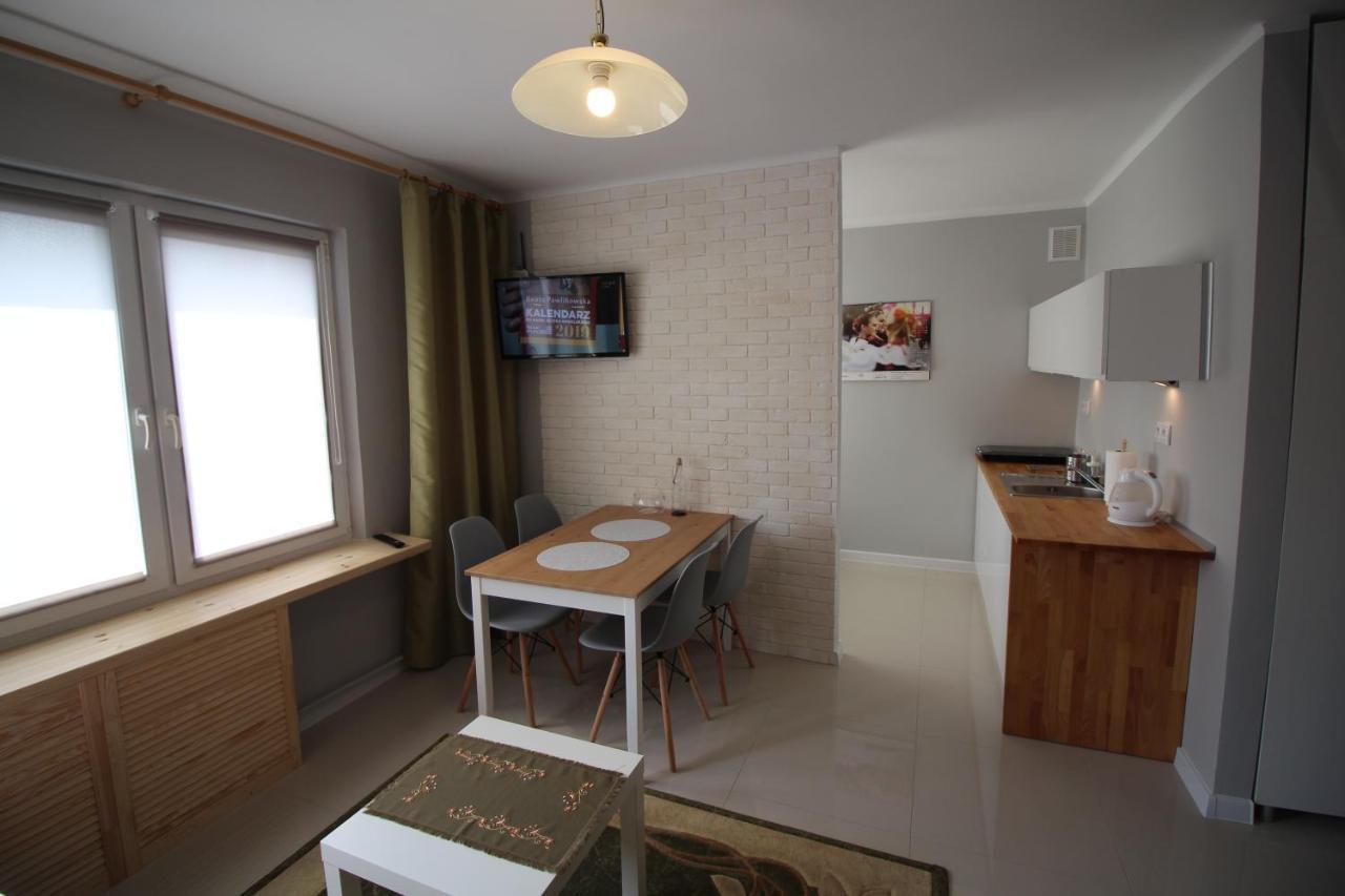 Apartament Pod Jasna Gora 쳉스토호바 외부 사진